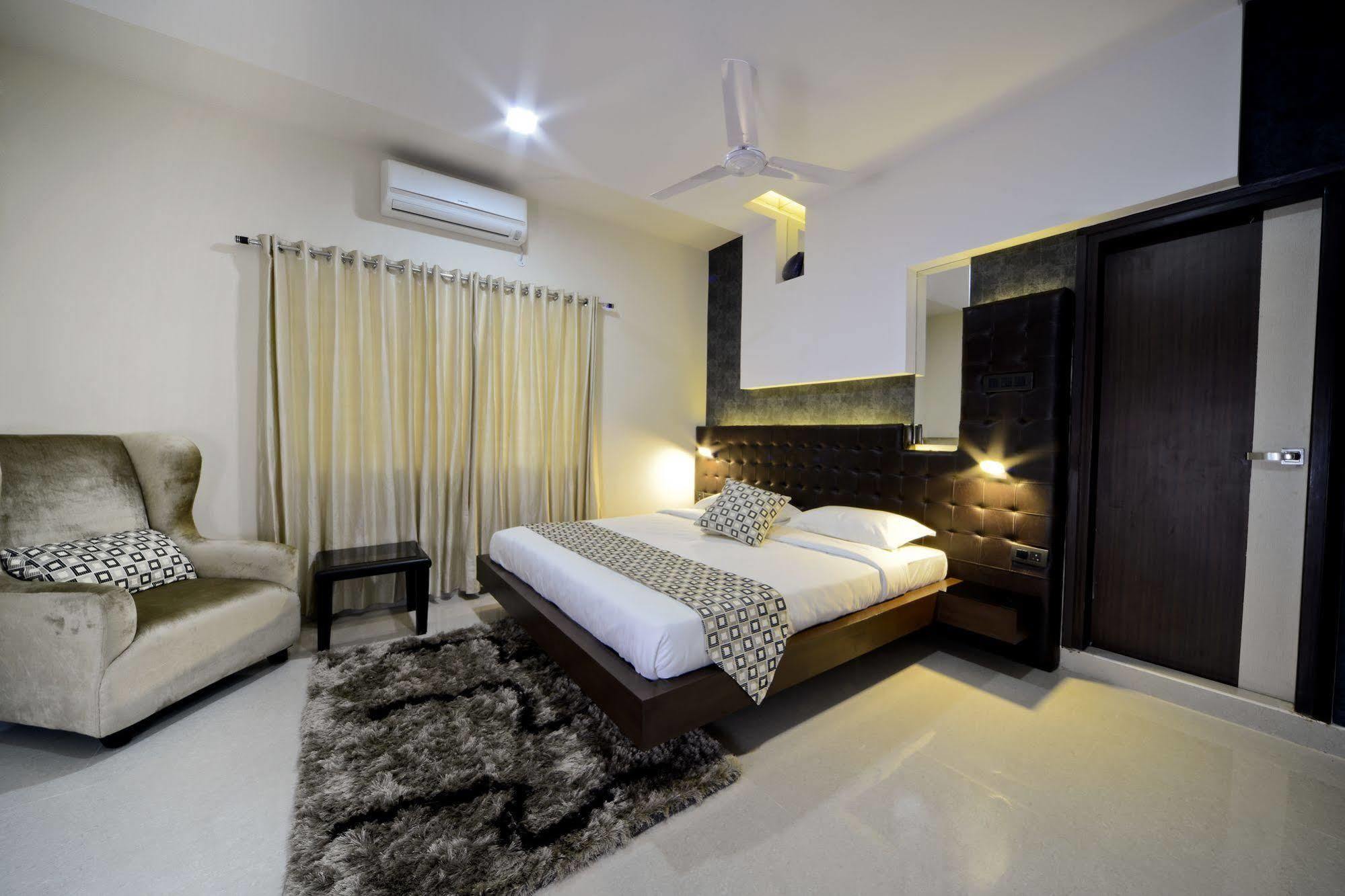 Hotel Serenity La Vista Hyderabad Exterior foto